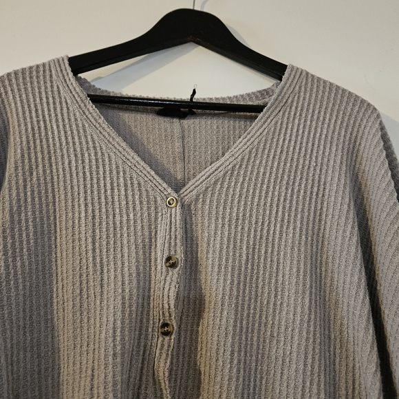 Urban Outfitters Out from under women's grey button front top - Picture 5 of 12